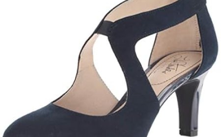 Navy Shoes with a Navy Dress: Monochrome Done Right