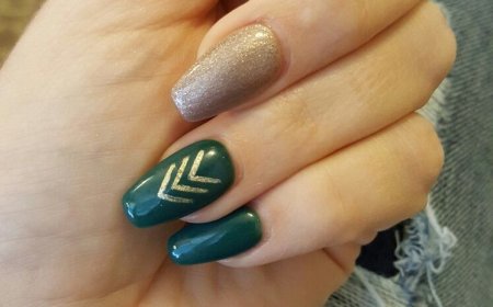 Dark Green Fall Nails: The Must-Try Shade for a Chic Autumn Look