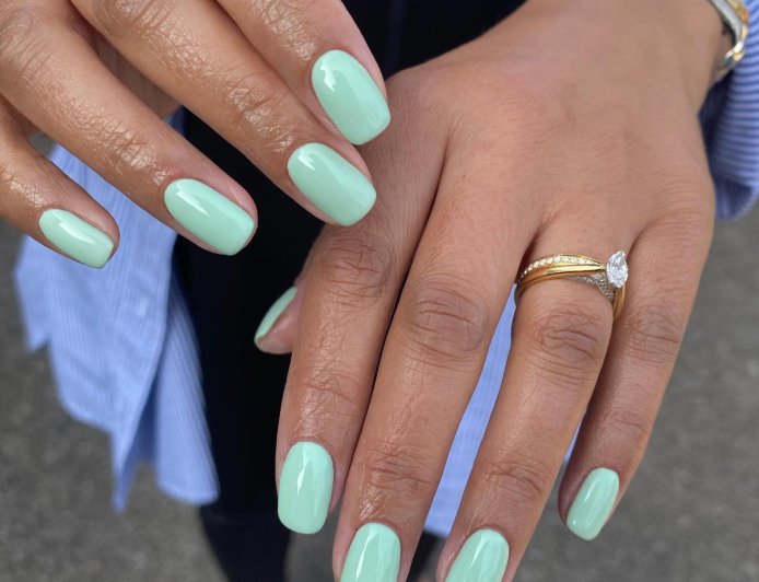 Green Nail Polish for Fall: Shades & Designs That Scream Autumn
