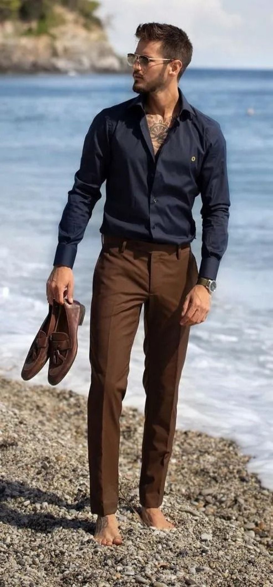 What Color Dress Shirt Goes with Brown Pants? Style Tips for Men