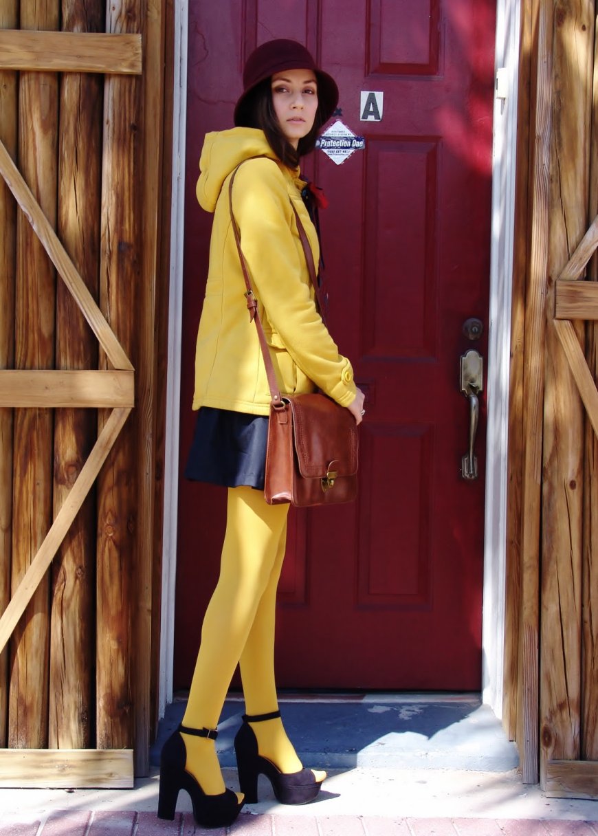 Peep Toe Heels & Tights: Can You Wear Them Together?