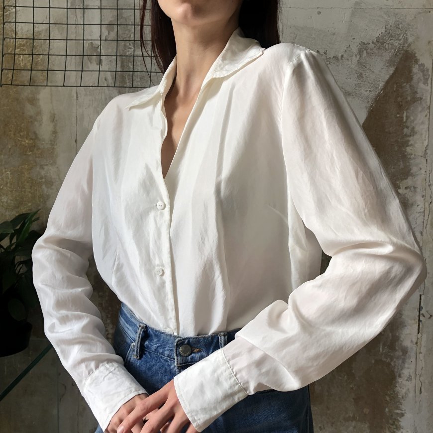Black & White Button-Up Shirt: A Timeless Classic for Every Closet