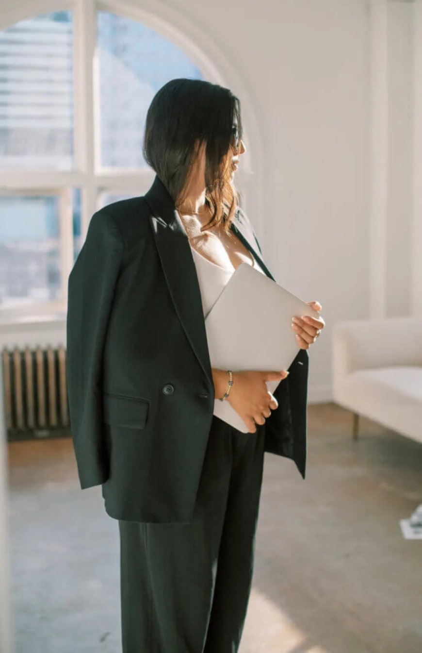 What Is Business Cocktail Attire? Dress Code Decoded