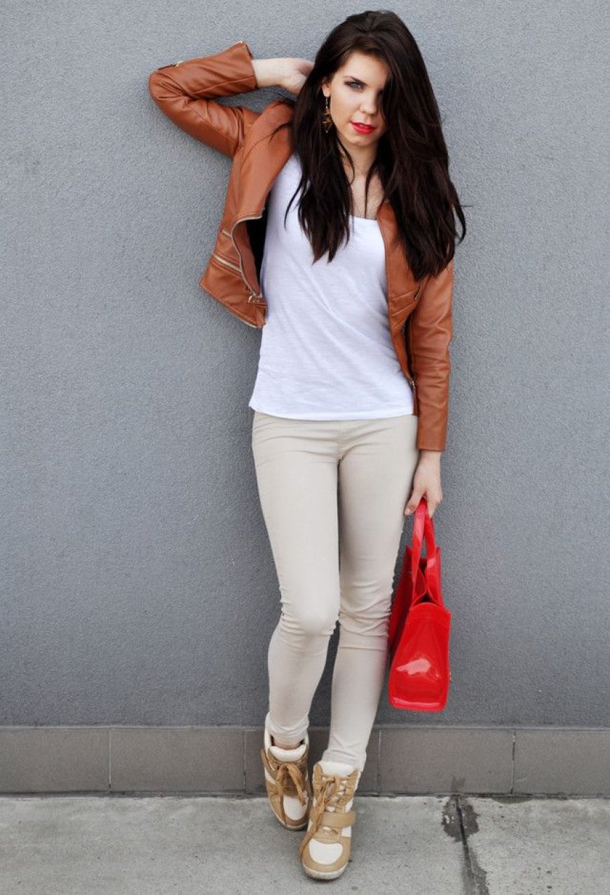 How to Style a Brown Leather Jacket for a Sophisticated Look